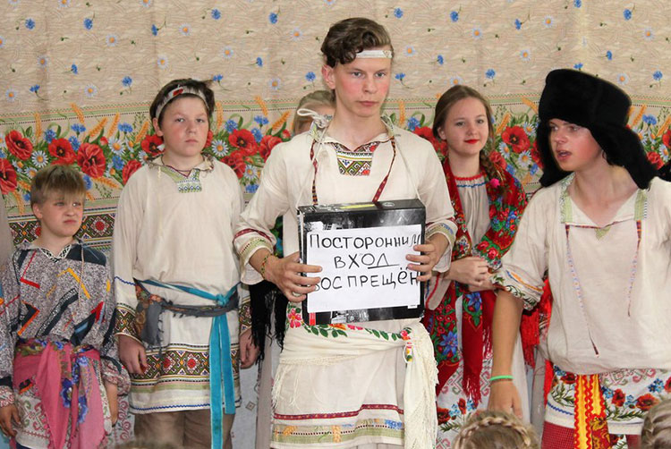 Малиновы сказки в театре Зазеркалье