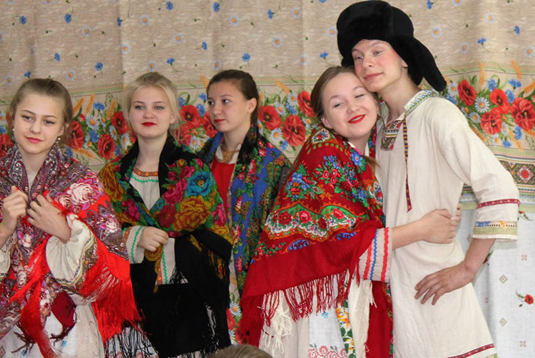 Малиновые сказки в театре Зазеркалье