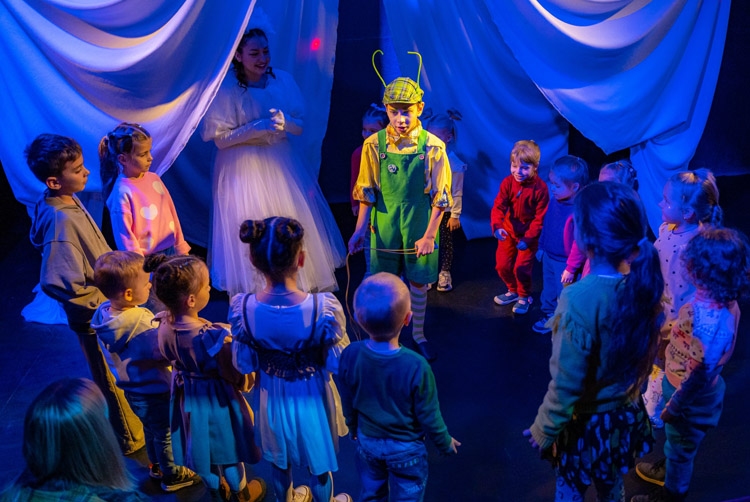 Куда летит тучка для малышей Зазеркалье